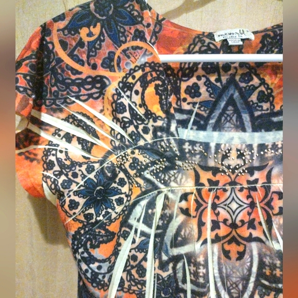 Women's "One world"  boho blouse - Picture 2 of 7